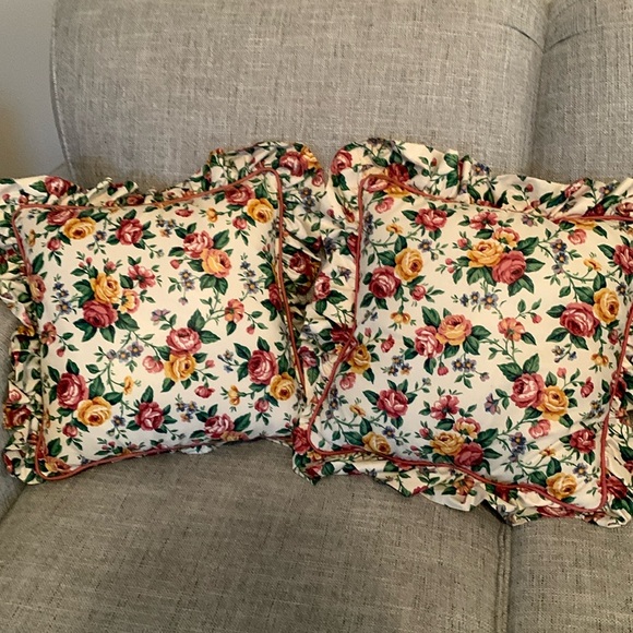Longaberger Other - Longaberger Garden Splendor Pillows. Set of 2